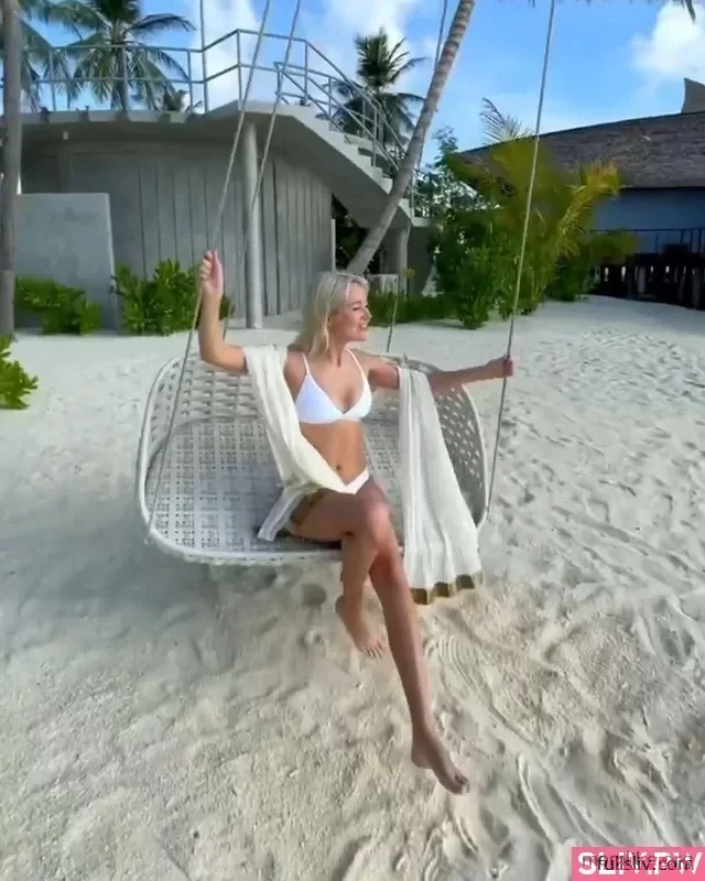 Голая Клава Кока без одежды слив горячих фото